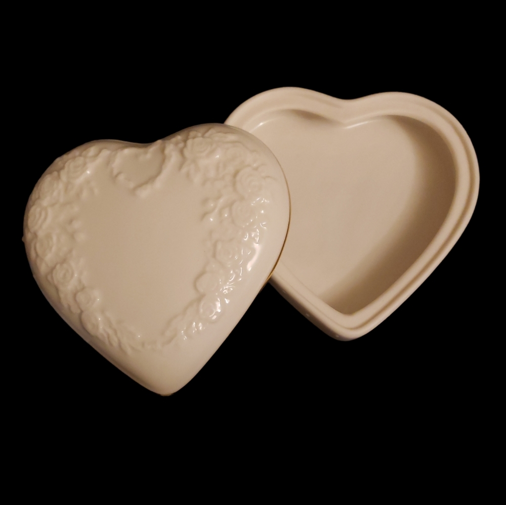 Vintage Papel Freelance Now & Forever Fine Bone China Heart Shaped Keepsake Box